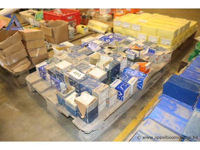 Schroefdoosjes - reisser - diverse maten en typen - afbeelding 2 van  2