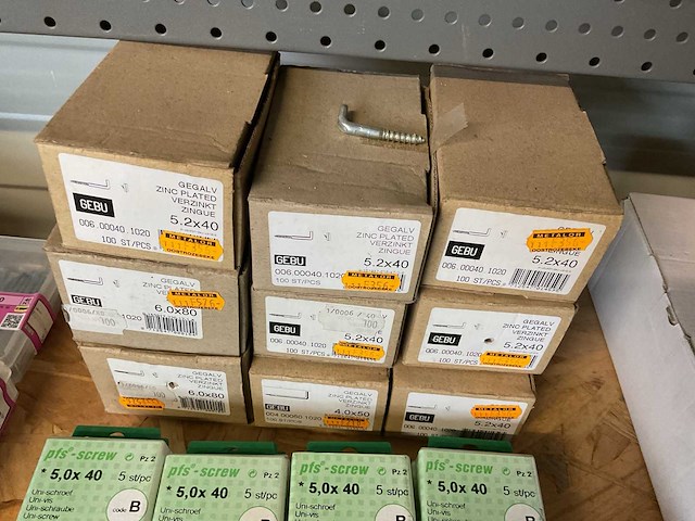 Schroefhaken en houtschroeven - afbeelding 2 van  8