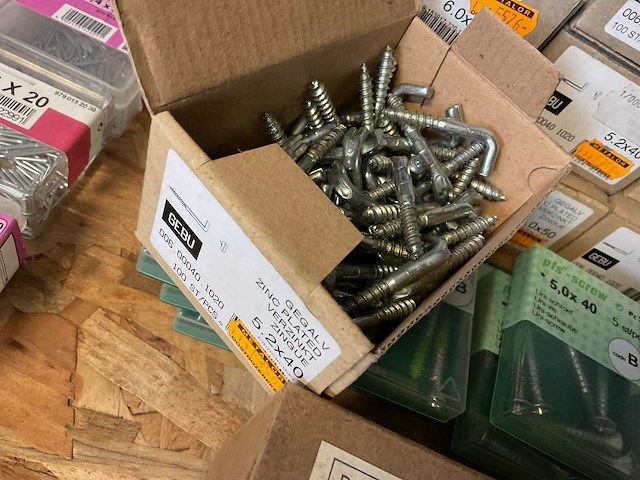 Schroefhaken en houtschroeven - afbeelding 4 van  8