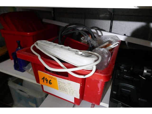 Schroefmachine, gereedschap, sanitair gerief - afbeelding 2 van  4