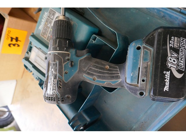 Schroefmachine met koffer en lader makita - afbeelding 2 van  3