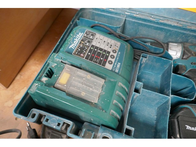 Schroefmachine met koffer en lader makita - afbeelding 4 van  4
