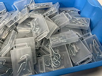 Schroefoog 4x met plug in blister (84x) - afbeelding 2 van  3