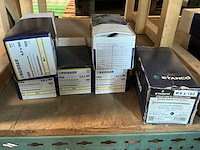 Schroeven (1550x) - afbeelding 1 van  3