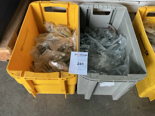 Schroeven en bevestigen (2x) - afbeelding 1 van  1