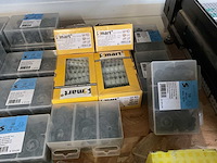 Schroeven en dopjes - afbeelding 4 van  10