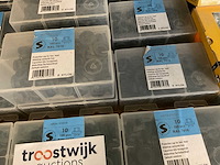 Schroeven en dopjes - afbeelding 8 van  10