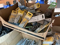 Schroeven pluggen balkdragers bescherming - afbeelding 8 van  12