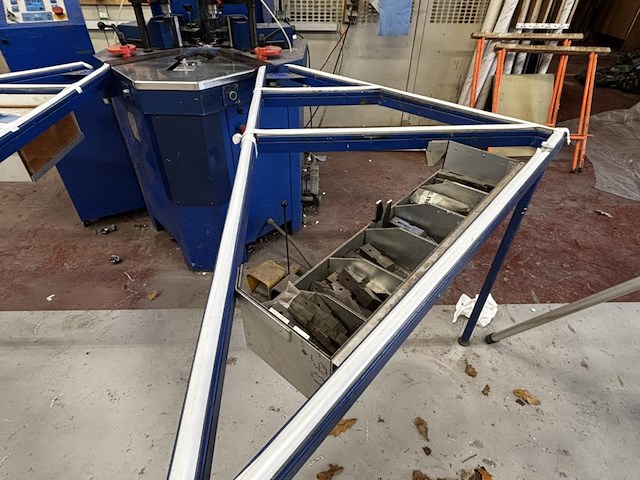 Schüco hoekverbindingsmachine 296 998 - afbeelding 7 van  9