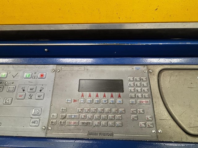 Schüco pdg e.cut geautomatiseerde tweekops alu verstekzaag - afbeelding 7 van  12