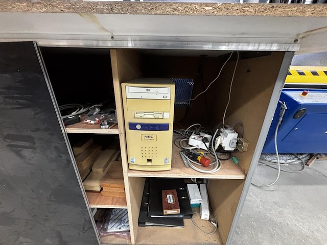 Schüco pdg e.cut geautomatiseerde tweekops alu verstekzaag - afbeelding 10 van  12