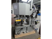 Schuco pneumatische pers