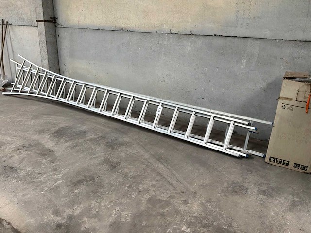 Schuifladder aluminium 3-delig - afbeelding 1 van  1
