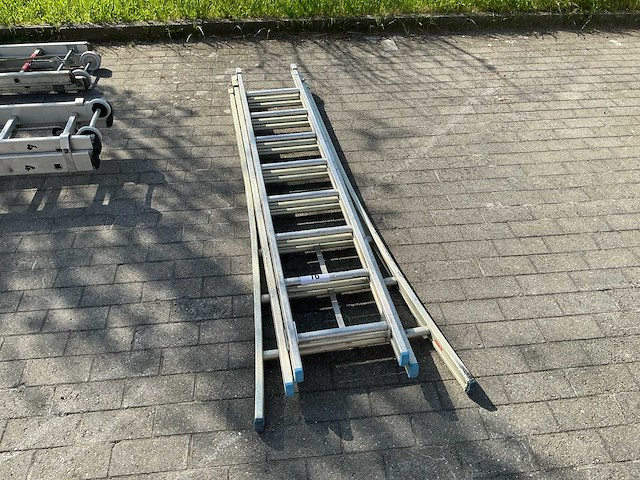 Schuifladder - afbeelding 3 van  4