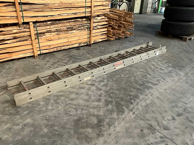 Schuifladder - afbeelding 1 van  4