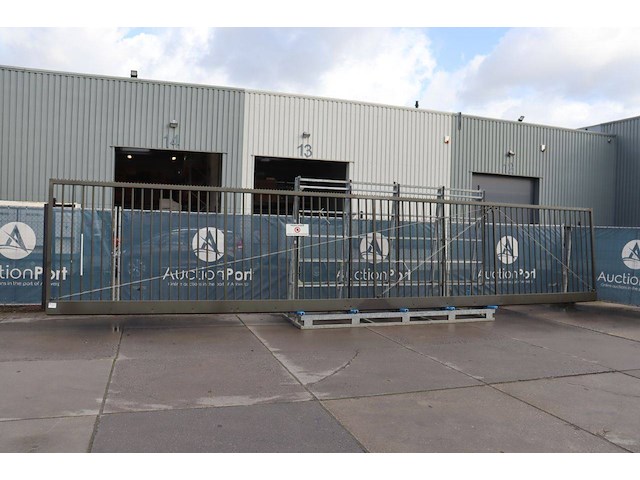 Schuifpoort zelfdragend 8000x2250mm - afbeelding 1 van  1