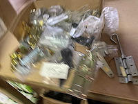 Schuifsloten en poort sluitingen - afbeelding 1 van  7