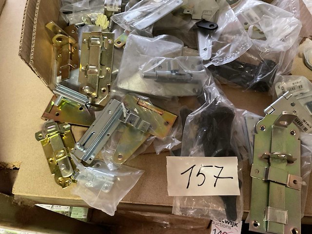 Schuifsloten en poort sluitingen - afbeelding 4 van  7