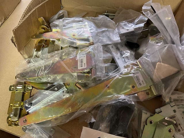 Schuifsloten en poort sluitingen - afbeelding 6 van  7