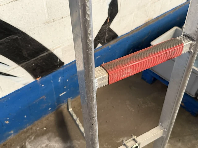 Schuindak ladder - afbeelding 3 van  3