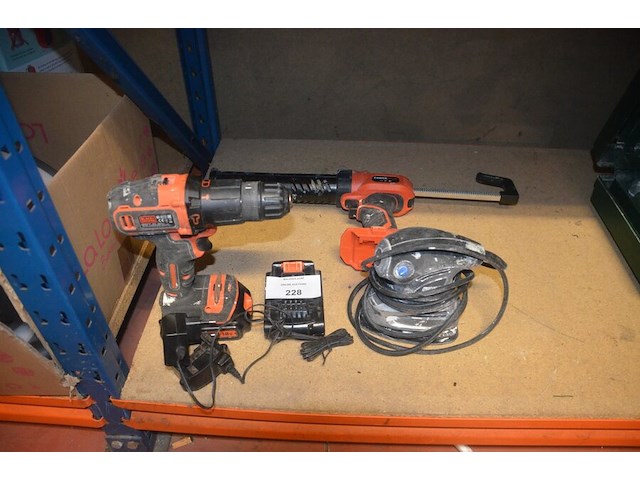 Schuurmachine gamma , accu boor black&decker , siliconenspuit powerplus (6,7,8) - afbeelding 1 van  6