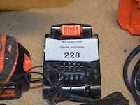 Schuurmachine gamma , accu boor black&decker , siliconenspuit powerplus (6,7,8) - afbeelding 3 van  6