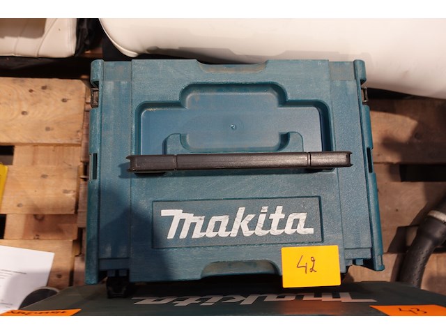 Schuurmachine makita - afbeelding 3 van  3