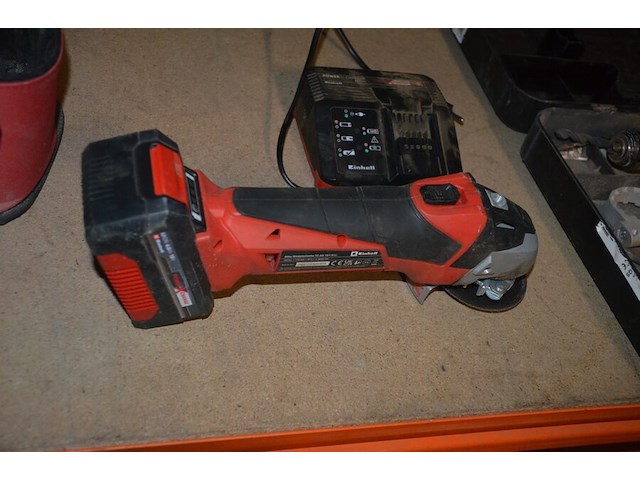 Schuurmachine milwaukee sps140 in tas, accu slijpschijf einhell met lader en accu te ag 18/115li (8,9) - afbeelding 7 van  8