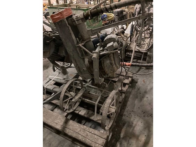 Schuurmachines 6 stuks en schuurstenen - afbeelding 2 van  13