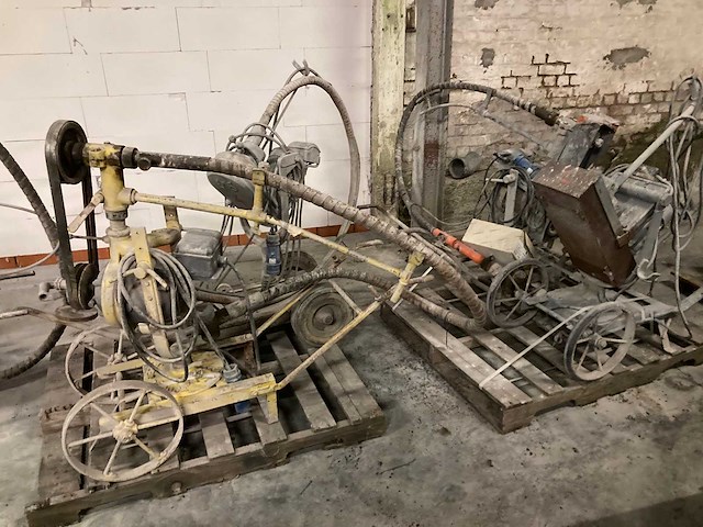 Schuurmachines 6 stuks en schuurstenen - afbeelding 7 van  13