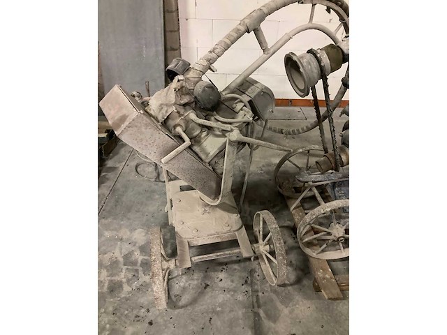 Schuurmachines 6 stuks en schuurstenen - afbeelding 9 van  13