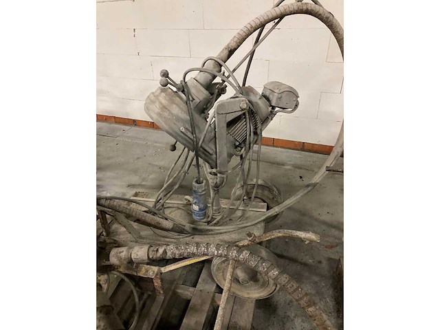 Schuurmachines 6 stuks en schuurstenen - afbeelding 12 van  13