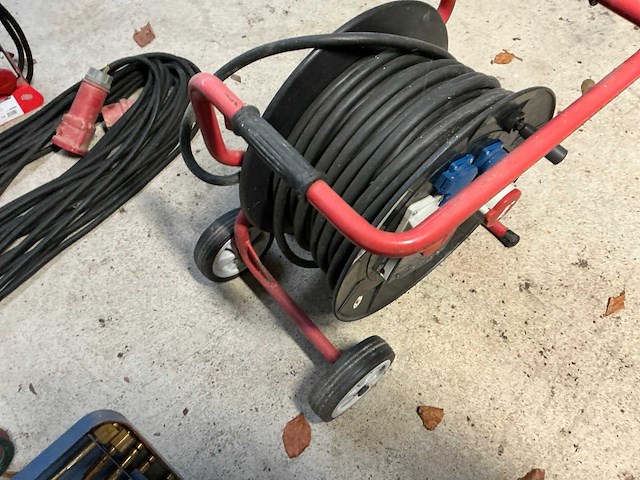 Schwabe verrijdbare mammoet kabelhaspel - afbeelding 3 van  6