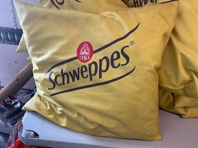 Schweppes tuinkussen (22x) - afbeelding 2 van  3