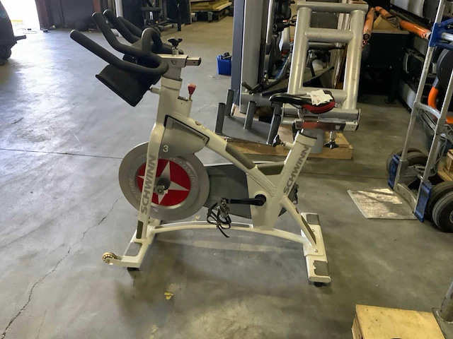 Schwinn ac performance indoorcycle spinningbike - afbeelding 1 van  6