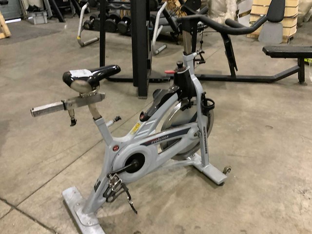 Schwinn evolution indoorcycle spinningbike - afbeelding 2 van  6