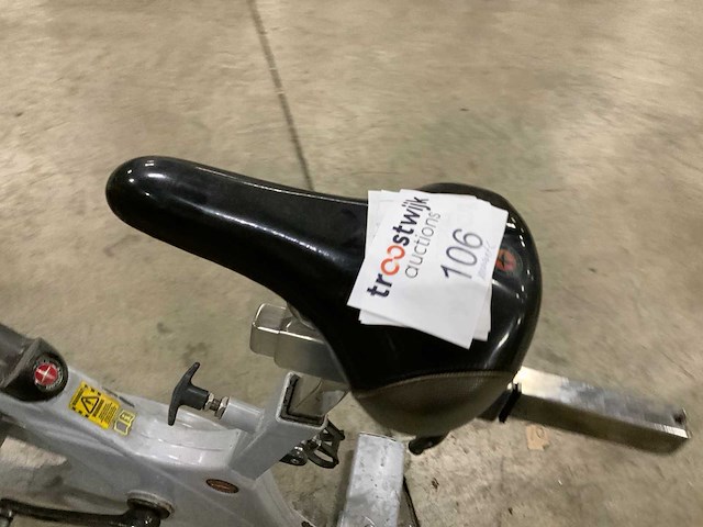 Schwinn evolution indoorcycle spinningbike - afbeelding 4 van  6