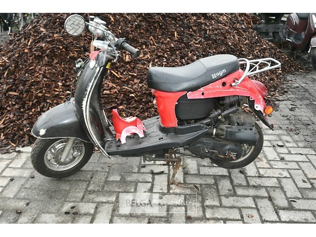 Scooter agm - afbeelding 2 van  6