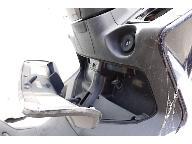 Scooter aprilia atlantic500 - afbeelding 8 van  16