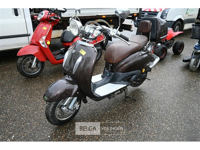 Scooter borsalino - afbeelding 1 van  7