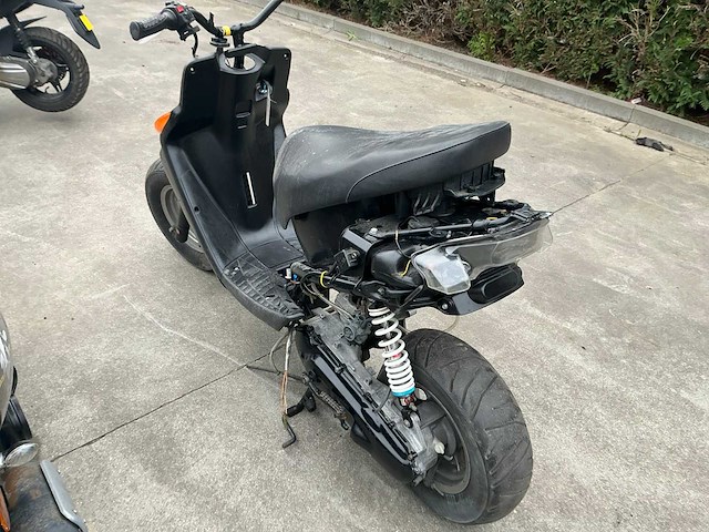 Scooter dienend voor wisselstukken - afbeelding 5 van  8