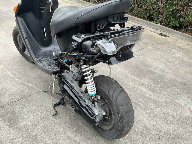Scooter dienend voor wisselstukken - afbeelding 6 van  8