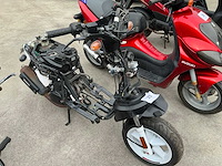 Scooter dienend voor wisselstukken - afbeelding 2 van  6