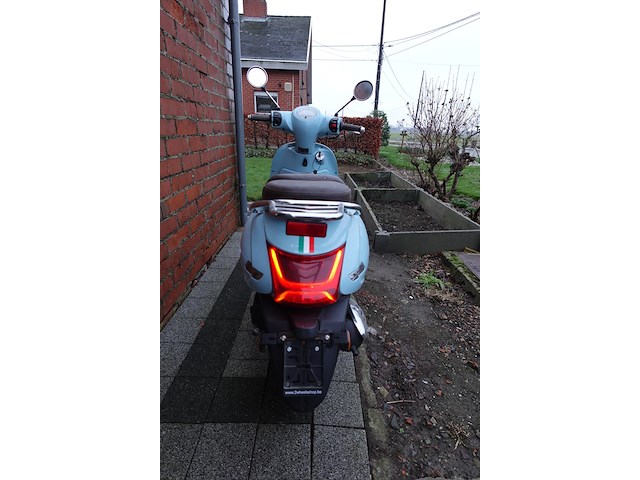 Scooter gts - afbeelding 3 van  4