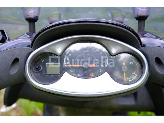 Scooter (inval op straat) yamaha majesty 125 - afbeelding 2 van  16