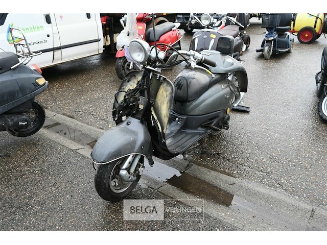 Scooter iva - afbeelding 1 van  9