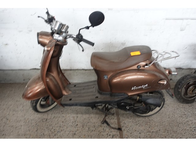 Scooter lowigi - afbeelding 1 van  8