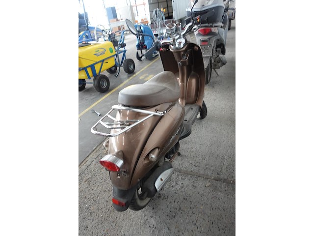 Scooter lowigi - afbeelding 5 van  8