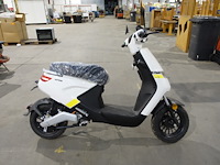 Scooter motron - afbeelding 2 van  4