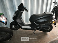Scooter peugeot kisbee